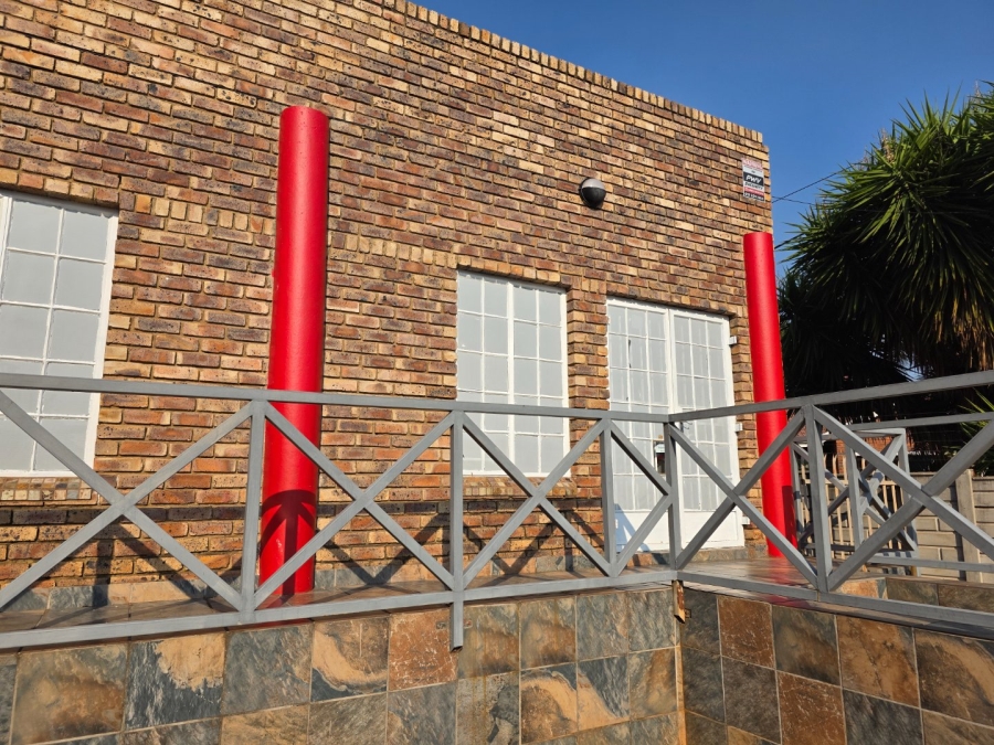 To Let commercial Property for Rent in Schoemansville North West